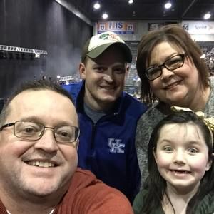 Meet your Posher, Ty